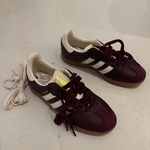 Adidas Maroon Sambas